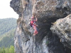 Rock climbing at Peshteritay